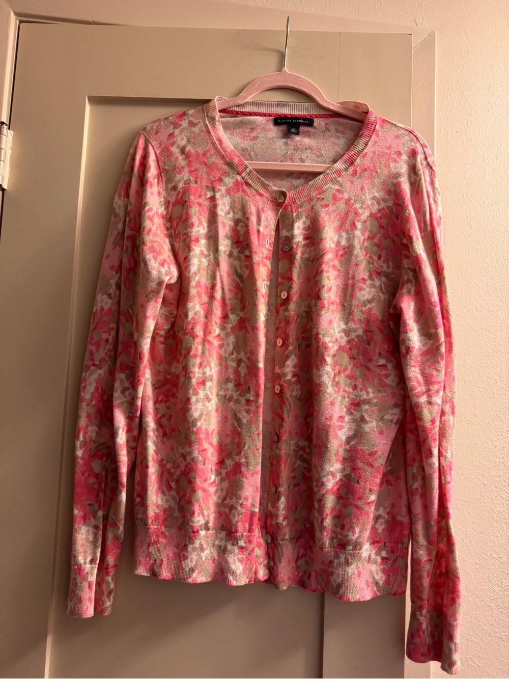 Banana Republic Pink and Cream Light green Floral Button-Front CardiganSize XL